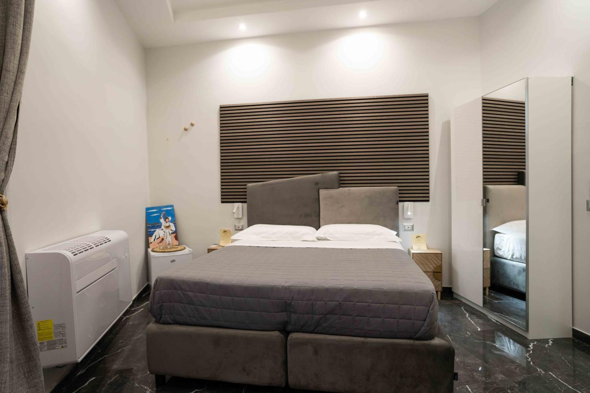 Worldwidesuites ナポリ エクステリア 写真